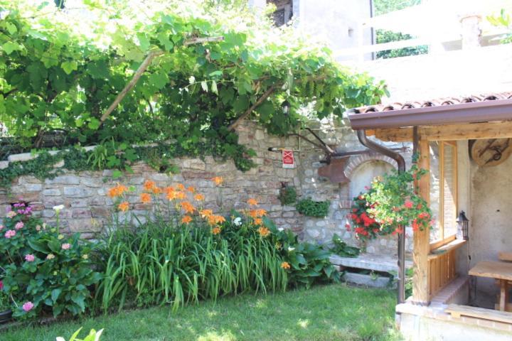 Casa Vacanze Il Melograno Tremosine Luaran gambar