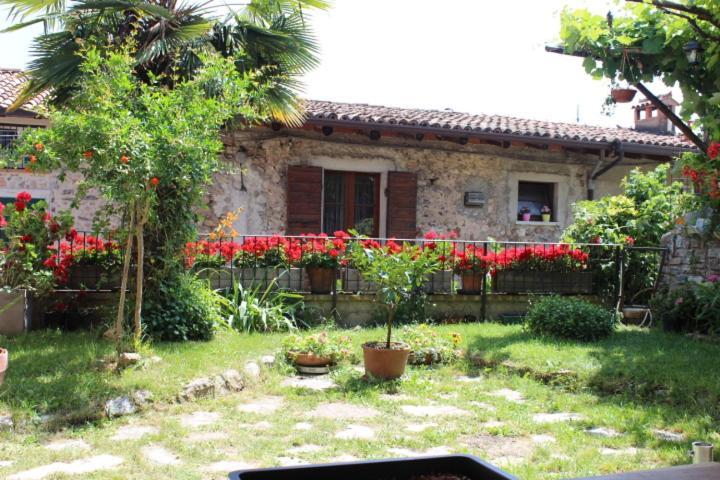 Casa Vacanze Il Melograno Tremosine Luaran gambar